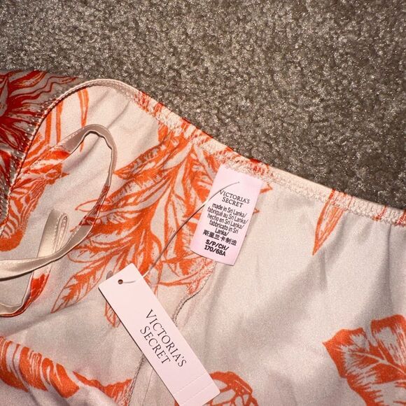 NWT Victoria’s Secret Set - Picture 4 of 6